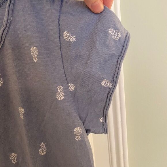 M/L blue pineapple t-shirt  - Picture 4 of 10